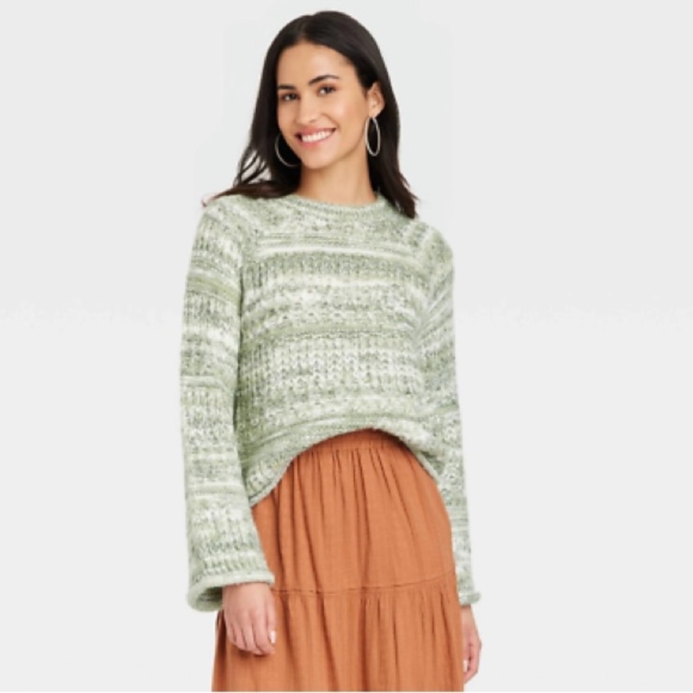 Universal Thread Women's Crewneck Pullover Sweater Green.
Size M